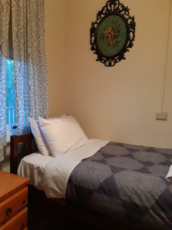 The Victoria Hotel Rutherglen Esterno foto