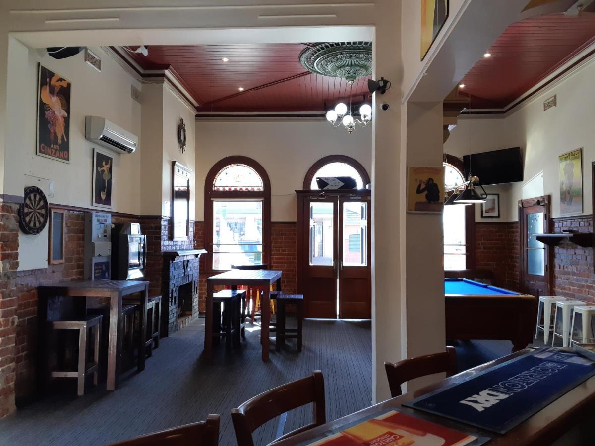 The Victoria Hotel Rutherglen Esterno foto